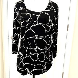 Chico’s Travelers Black/White Long Sleeve Top Sz L
